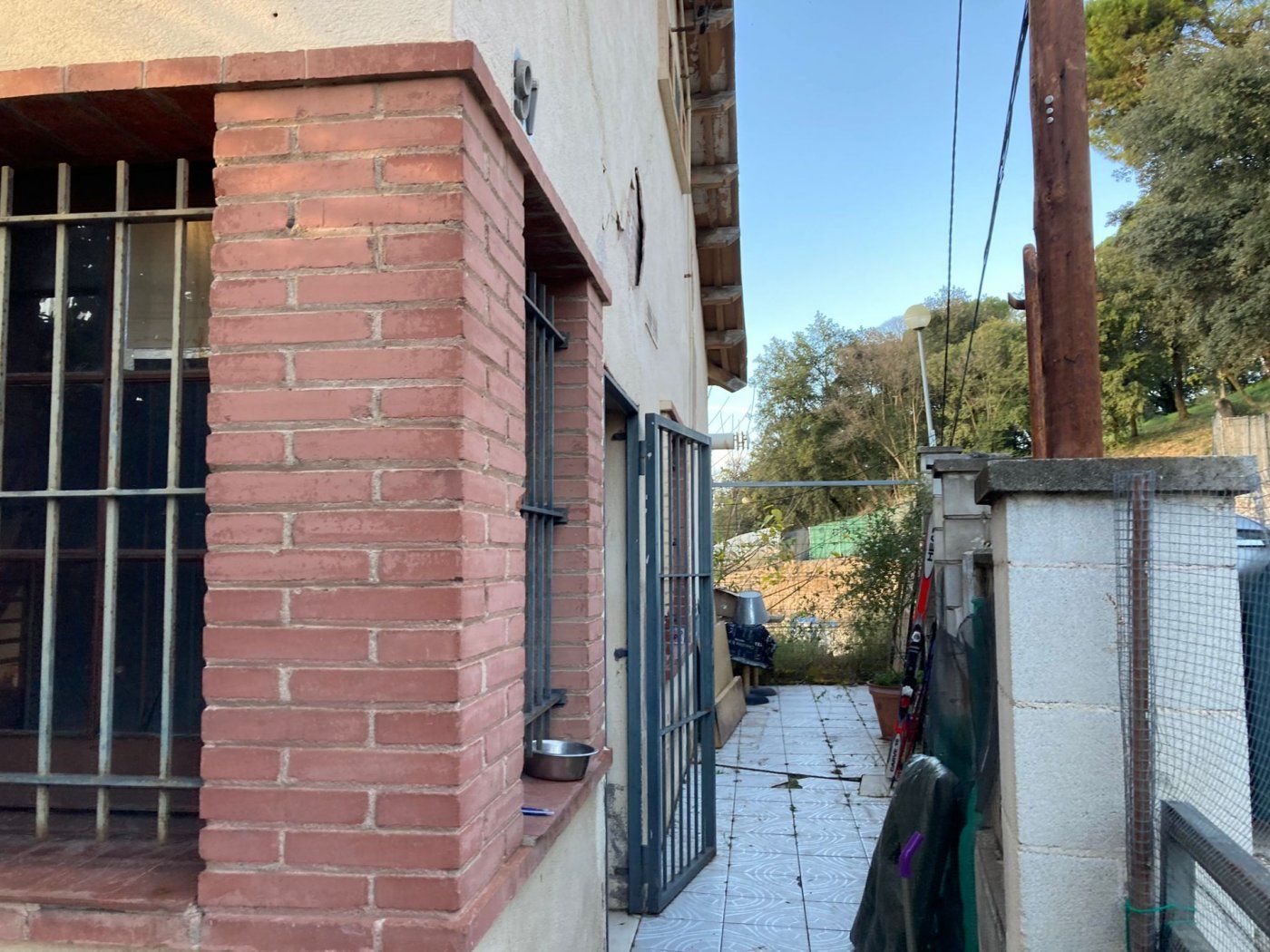 Vista exterior de Casa o chalet en venta en Palau-solità i Plegamans con Jardín privado
