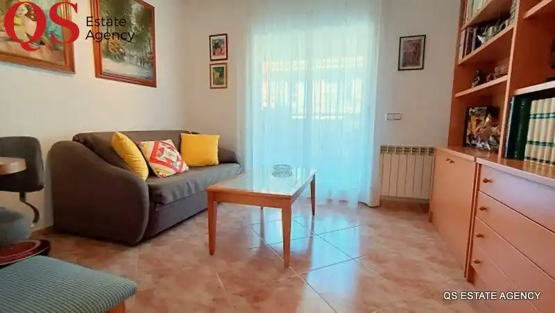 Sala de estar de Casa adosada en venta en Pineda de Mar con Aire acondicionado, Calefacción y Terraza