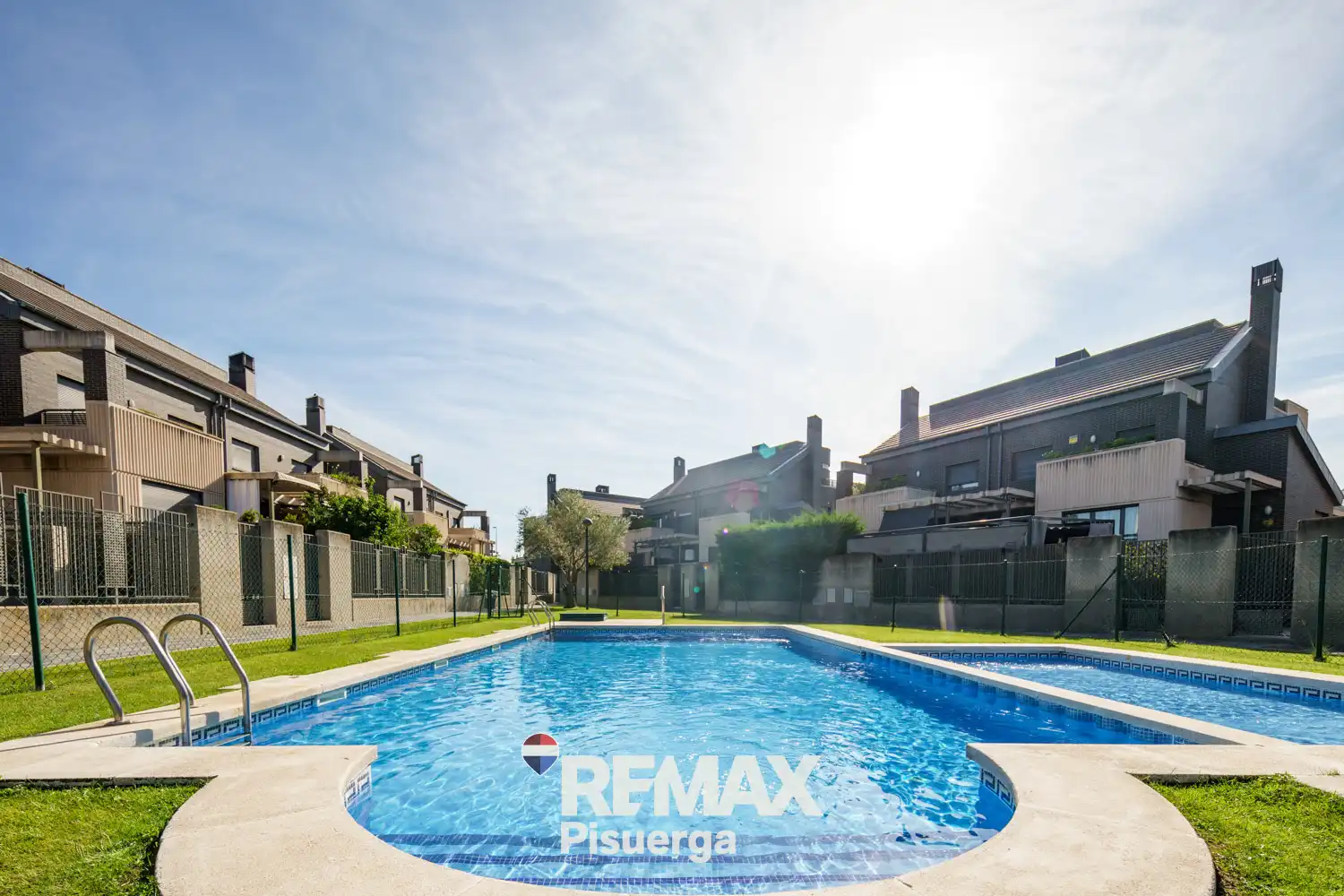 Vista exterior de Casa o xalet en venda en Valladolid amb Aire condicionat, Calefacció i Jardí privat