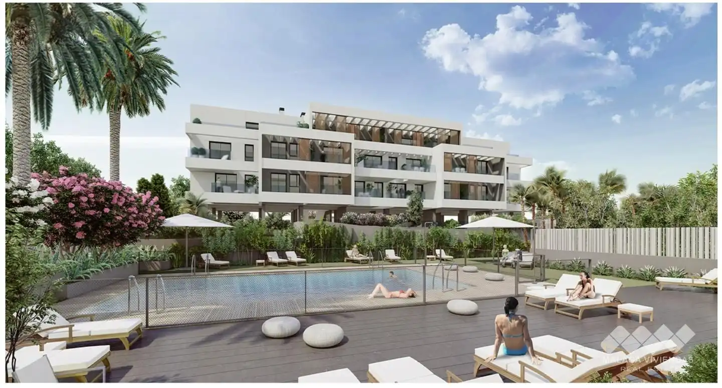 Vista exterior de Piso en venta en Torremolinos con Terraza y Piscina comunitaria