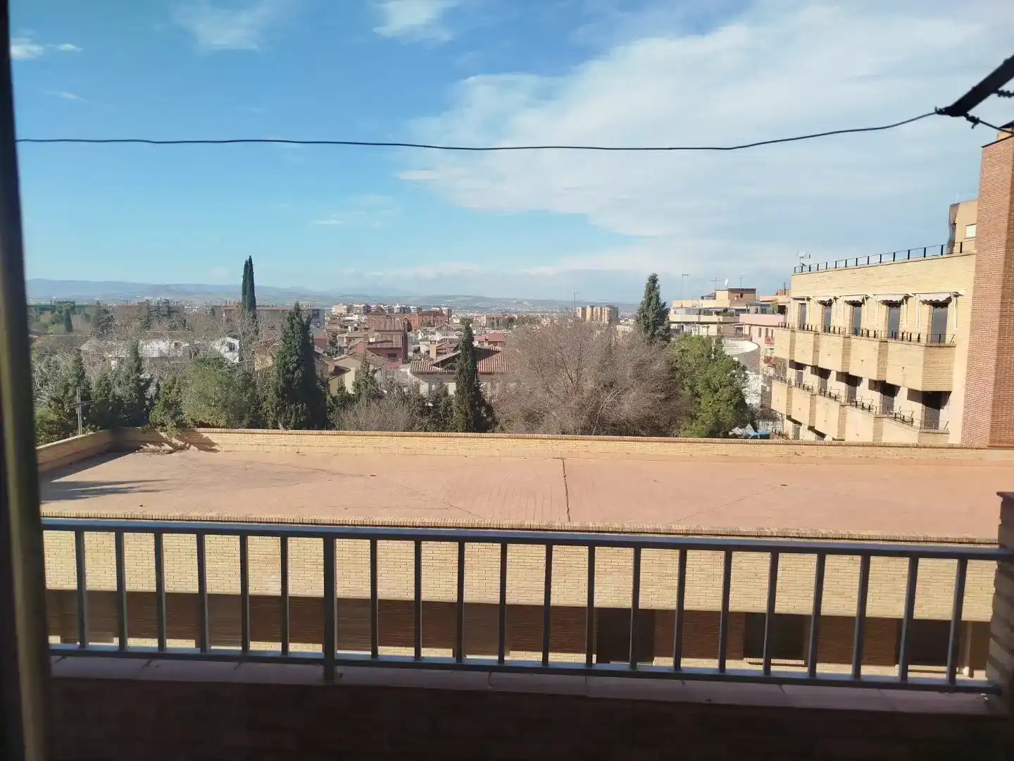 Vista exterior de Pis en venda en  Granada Capital amb Aire condicionat i Balcó