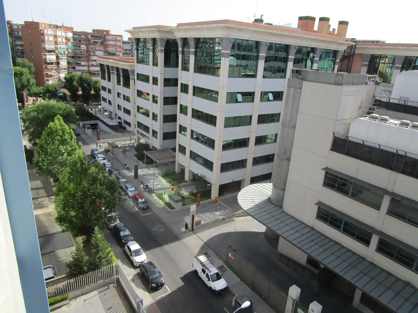 Außenansicht von Wohnungen zum Verkauf in Madrid mit Klimaanlage, Heizung und Balkon