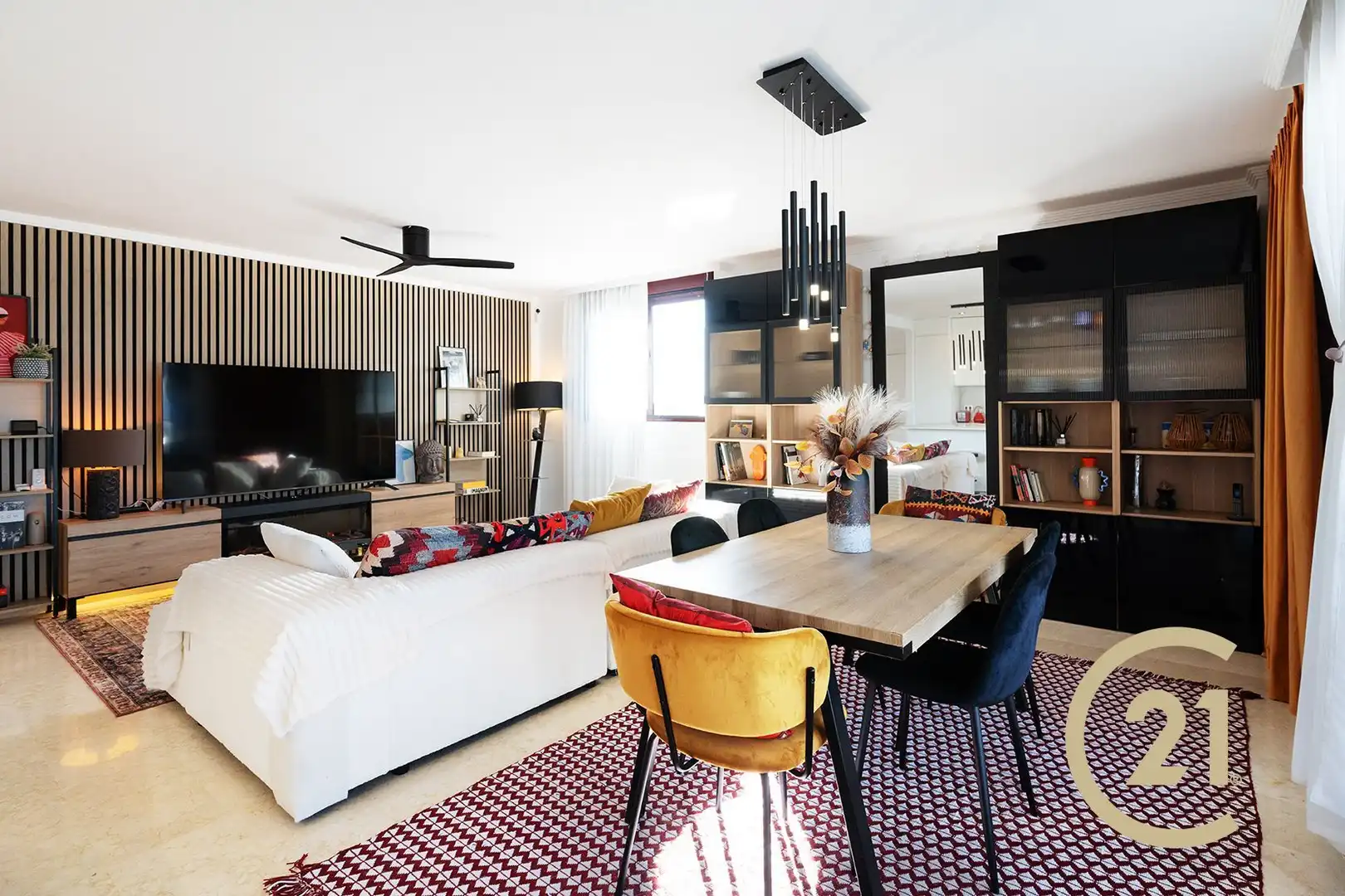 Sala de estar de Casa adosada en venta en Ojén con Aire acondicionado, Calefacción y Jardín privado