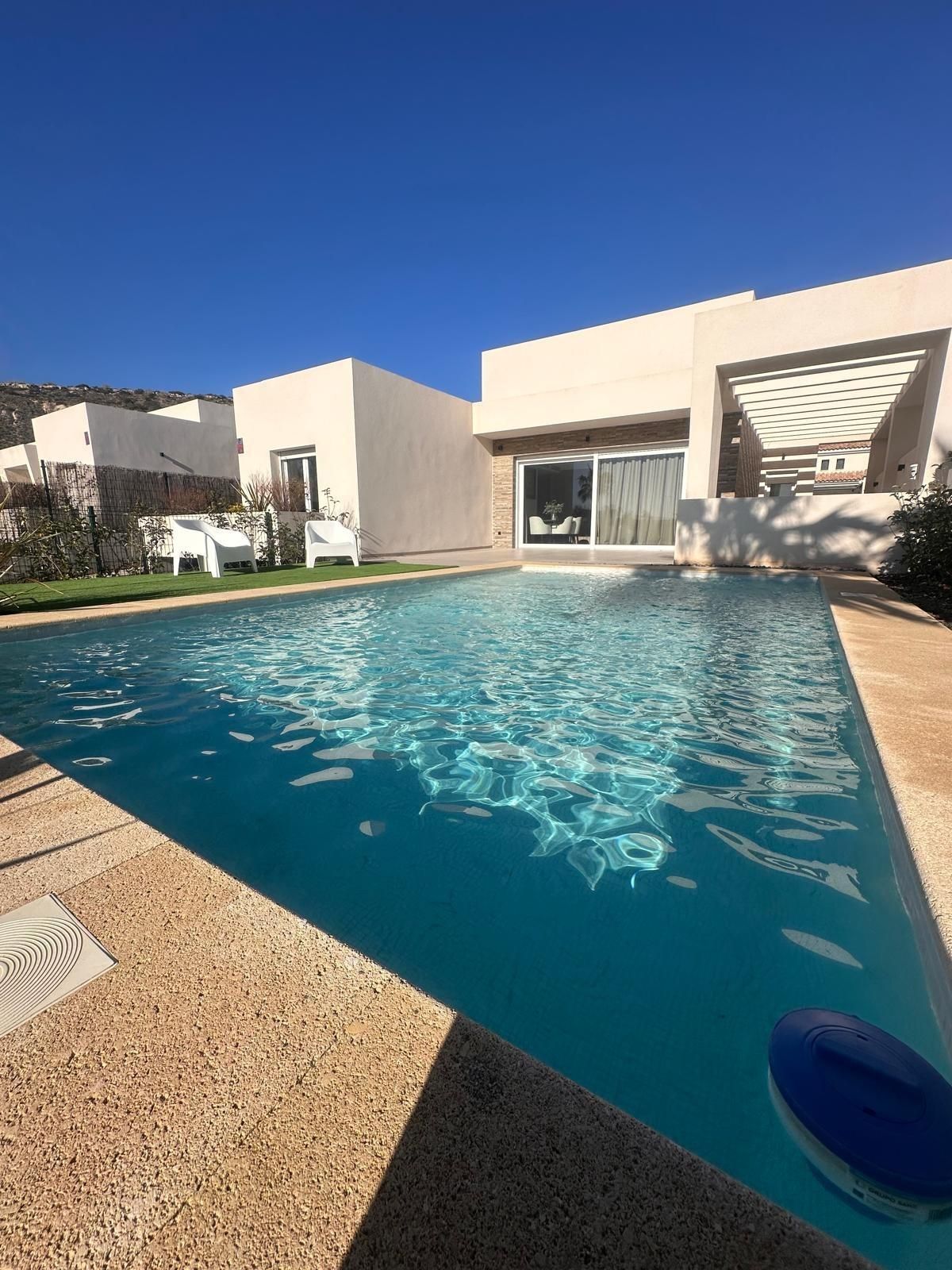 Swimming pool of Houses for sale in  Madrid Capital