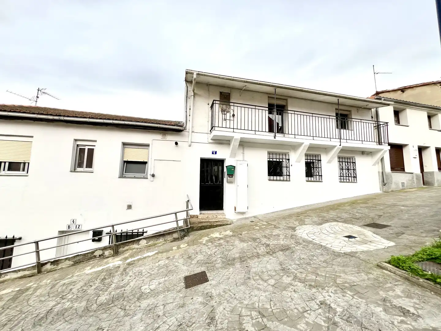 Vista exterior de Pis en venda en Etxebarri amb Balcó
