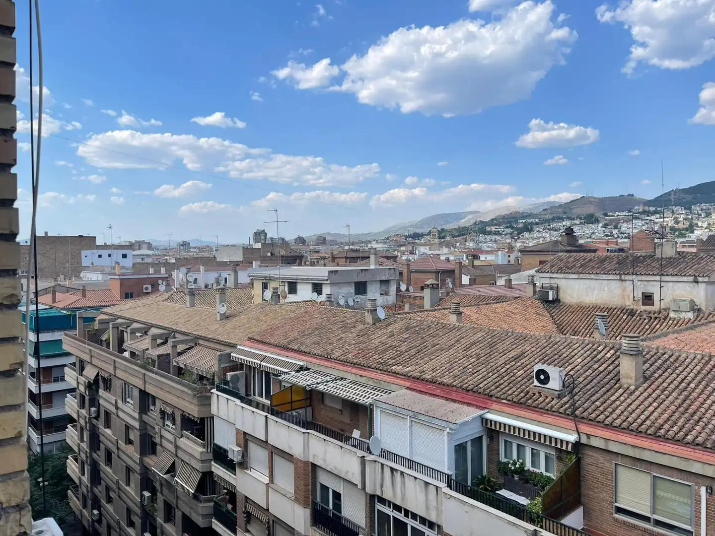 Vista exterior de Àtic de lloguer en Granada amb Terrassa
