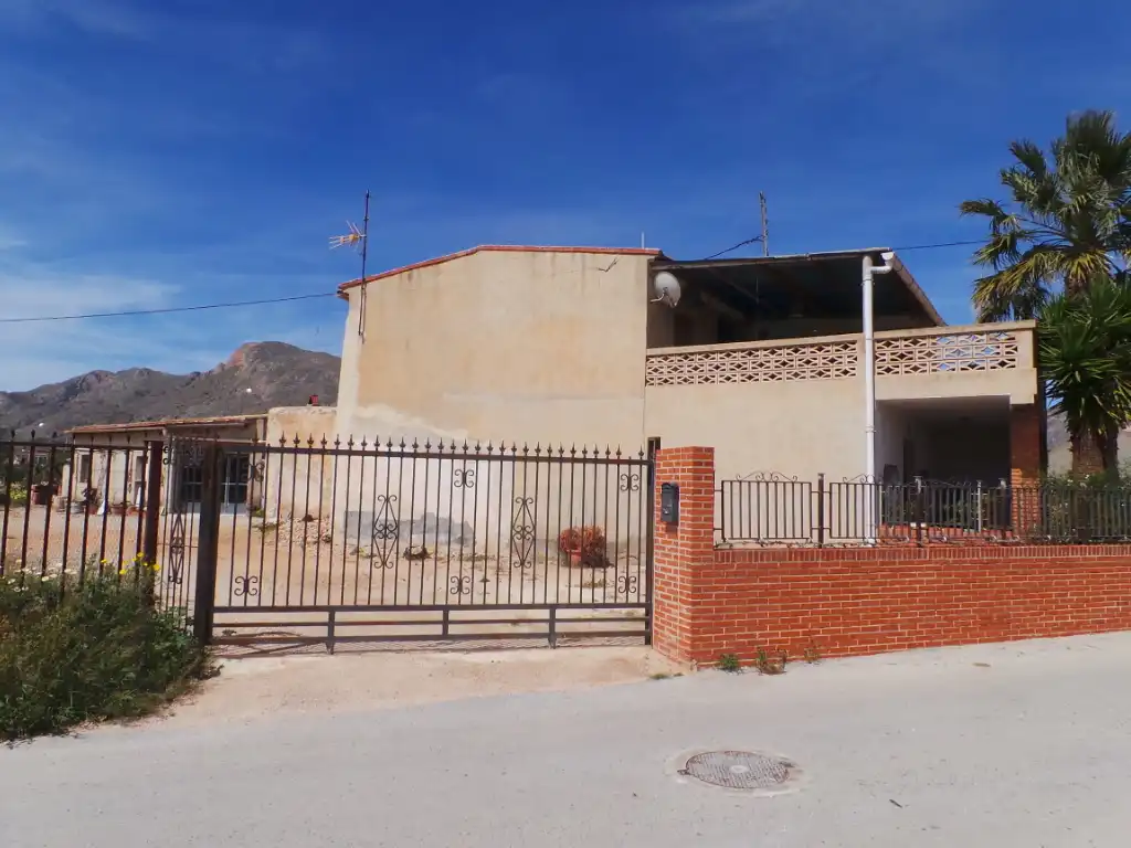 Vista exterior de Pis en venda en Orihuela