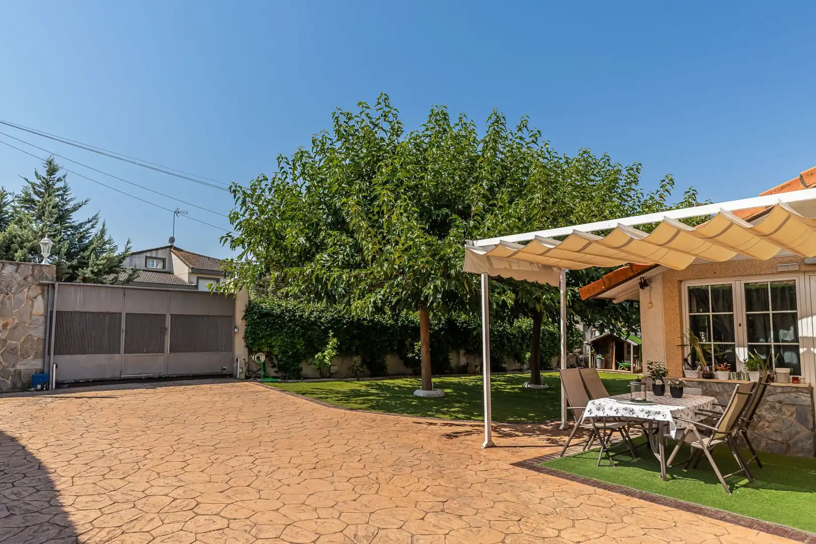 Jardí de Casa o xalet en venda en Nuevo Baztán amb Aire condicionat, Calefacció i Jardí privat