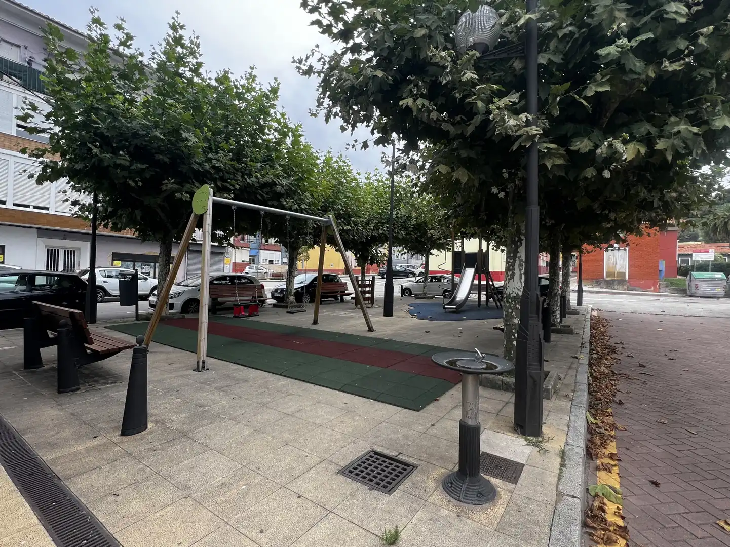 Parking de Piso en venta en Torrelavega  con Calefacción, Jardín privado y Parquet