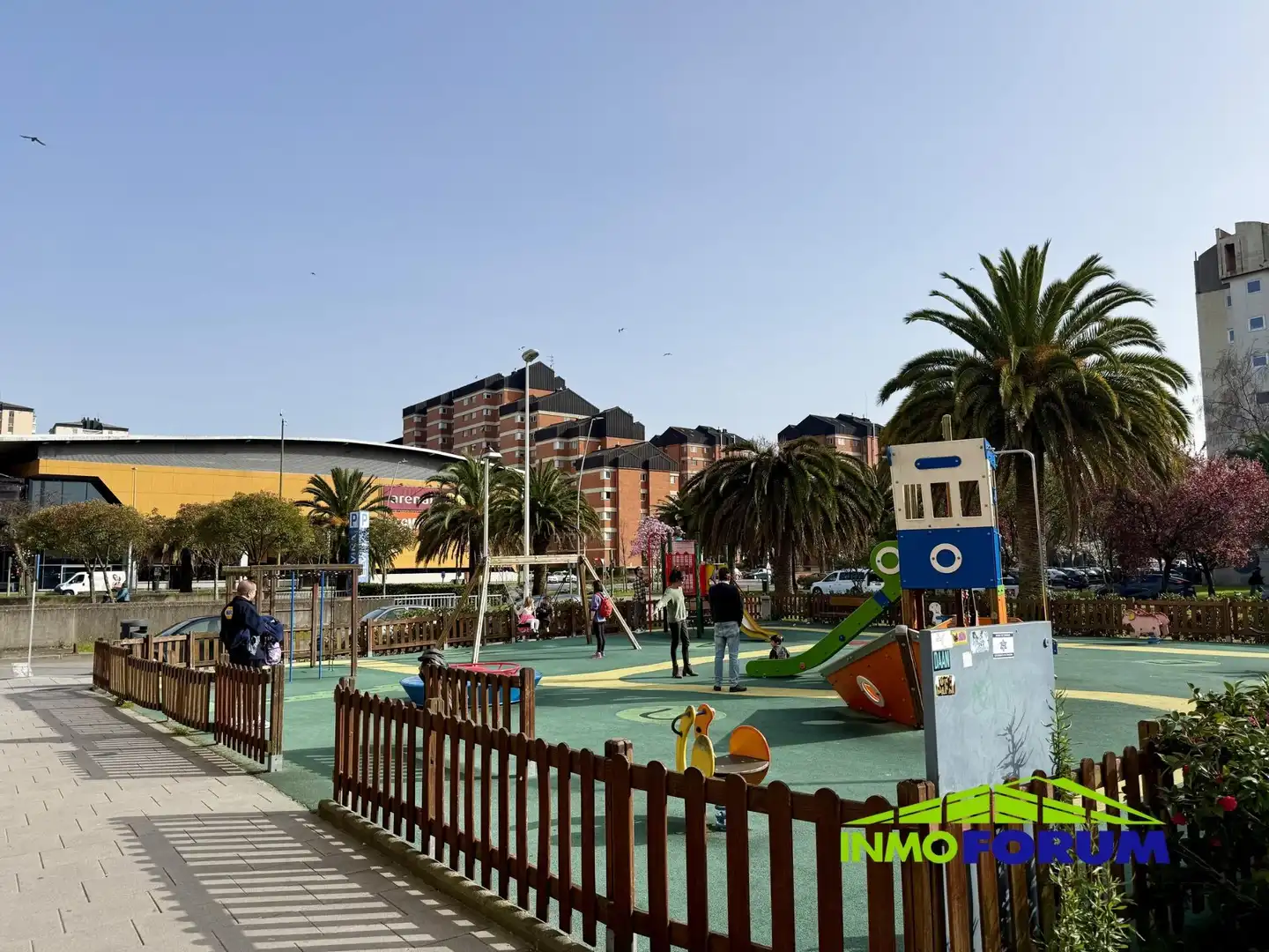 Vista exterior de Pis en venda en A Coruña Capital  amb Calefacció, Terrassa i Traster
