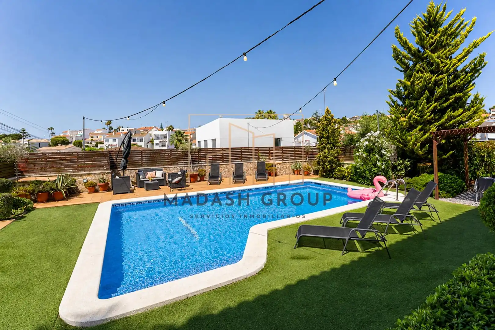 Piscina de Casa o xalet en venda en Cunit amb Aire condicionat, Calefacció i Jardí privat