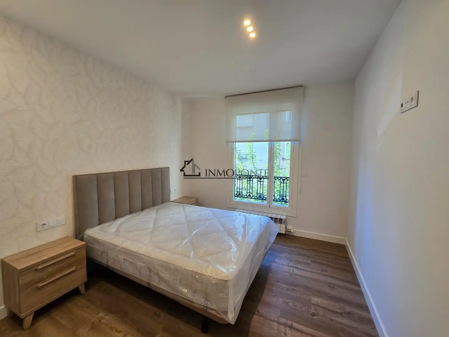 Bedroom of Flat for rent in Pontevedra Capital 