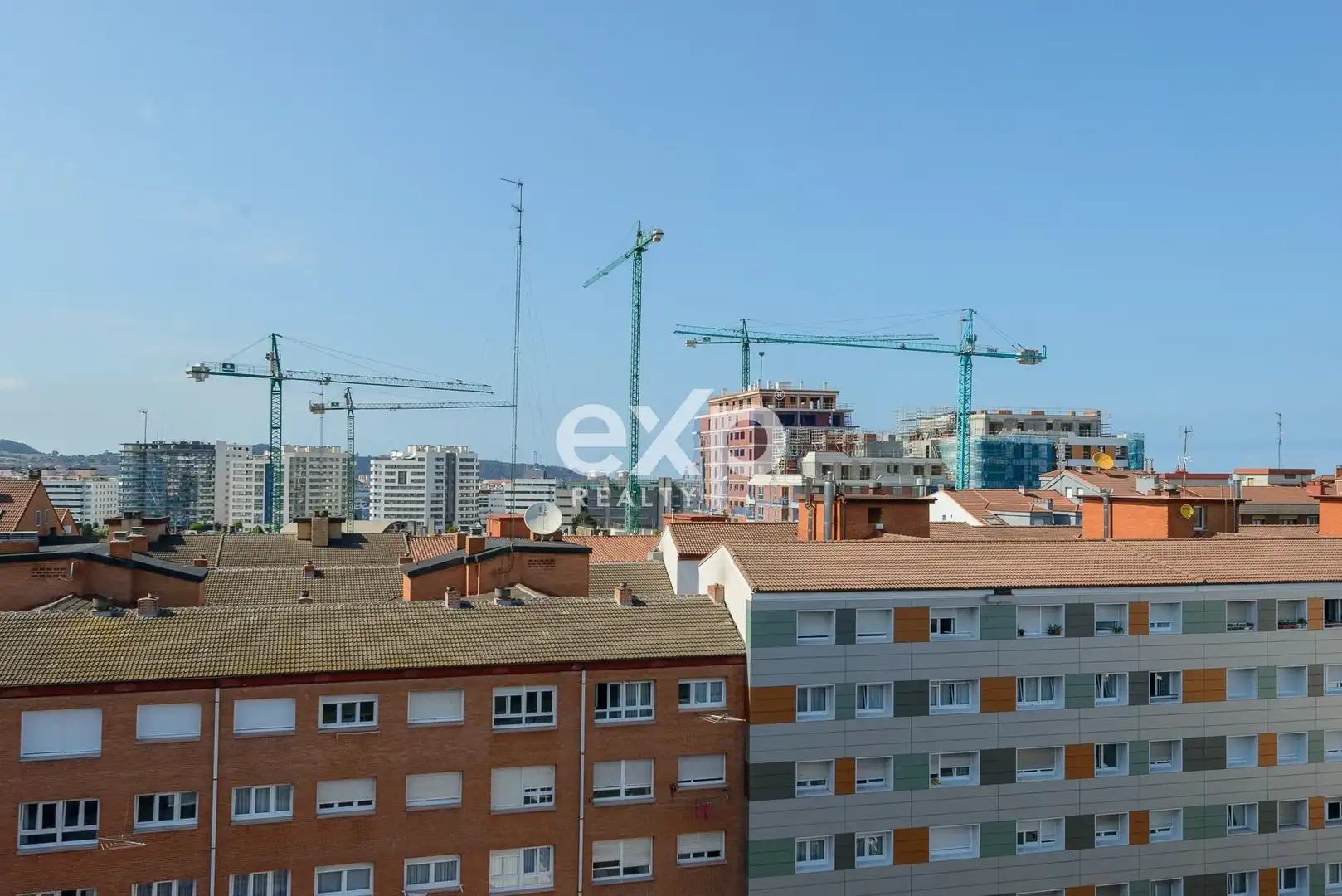 Parking de Piso en venta en Gijón  con Calefacción y Amueblado