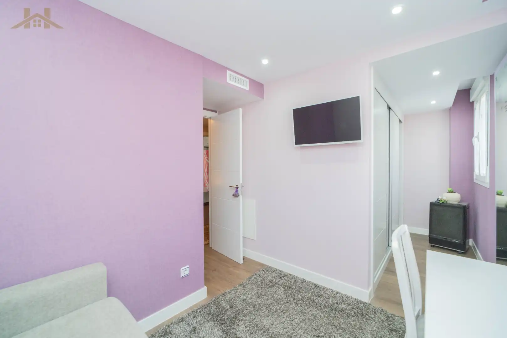 Bedroom of Detached homes for sale in Villaviciosa de Odón  with Air Conditioner, Heating and Private garden