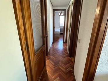 Pis amb balcó de lloguer a Calle de la Infanta Mercedes