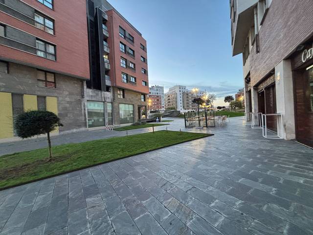 Local comercial en Alquiler en Lasesarre