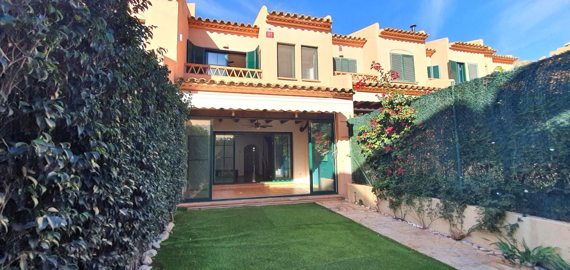 Garden of Single-family semi-detached for sale in Finestrat  with Air Conditioner, Heating and Private garden