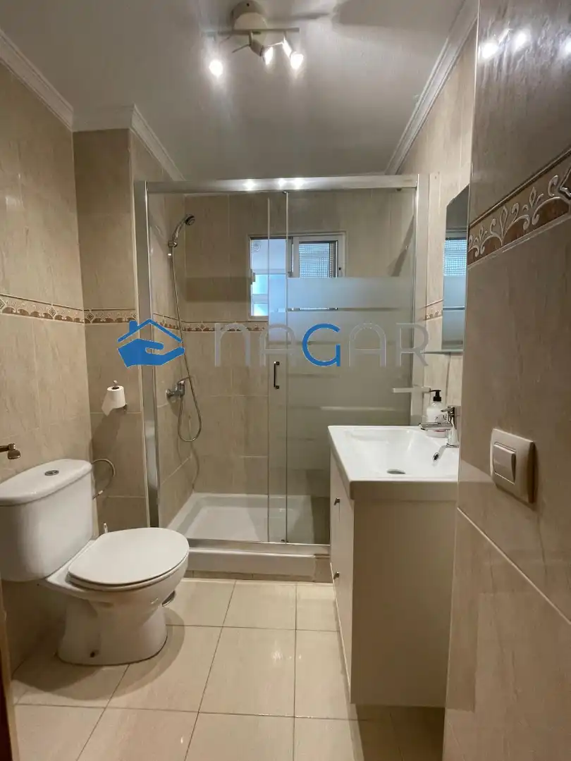 Baño de Piso de alquiler en La Línea de la Concepción con Amueblado