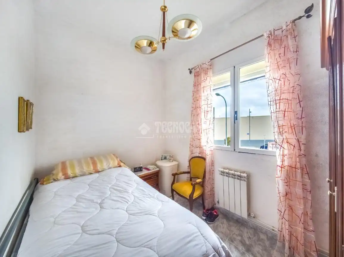 Habitación de Casa adosada en venta en Campo Real con Aire acondicionado