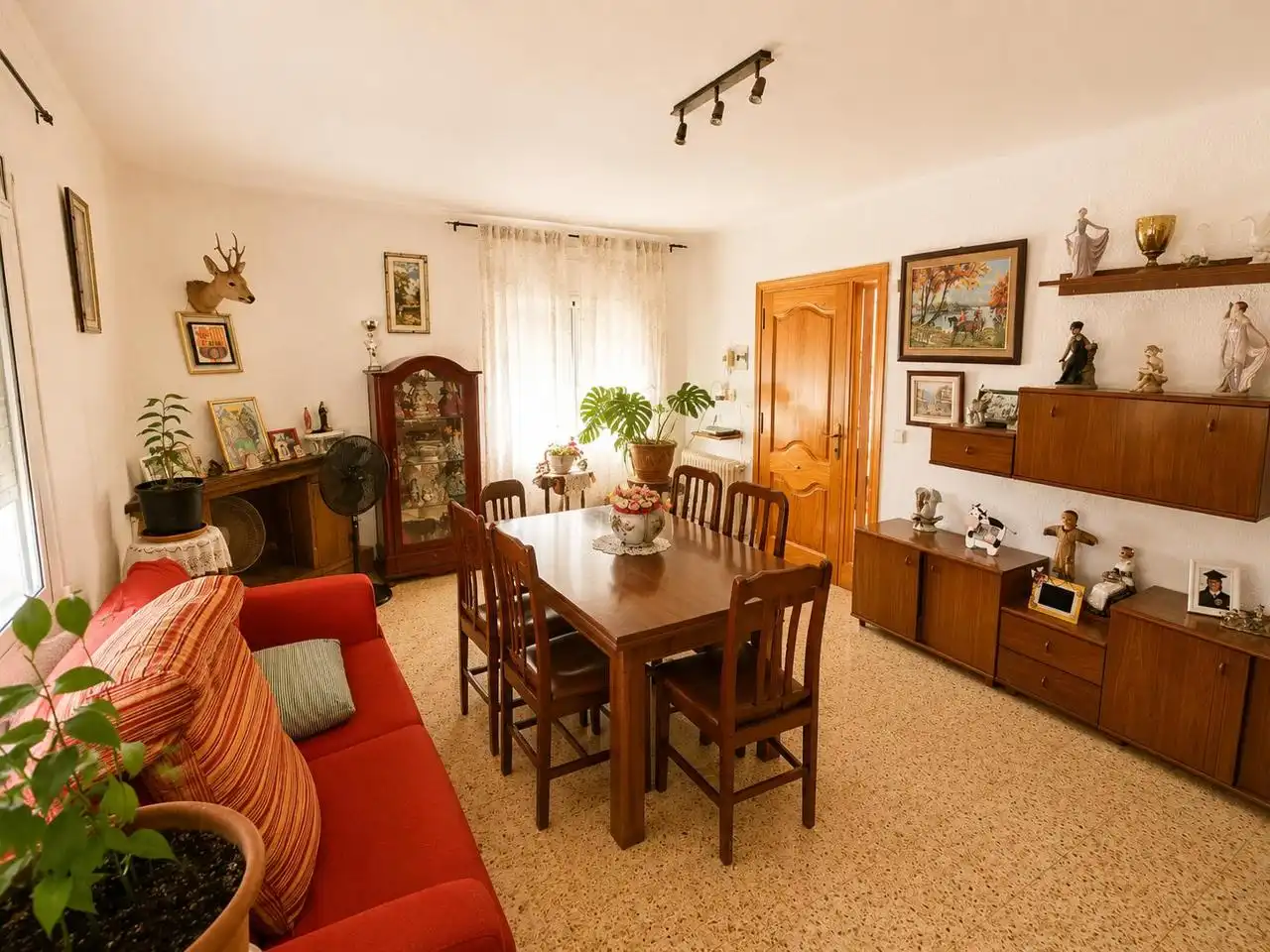 Sala d'estar de Casa o xalet en venda en Esparreguera amb Calefacció, Jardí privat i Terrassa