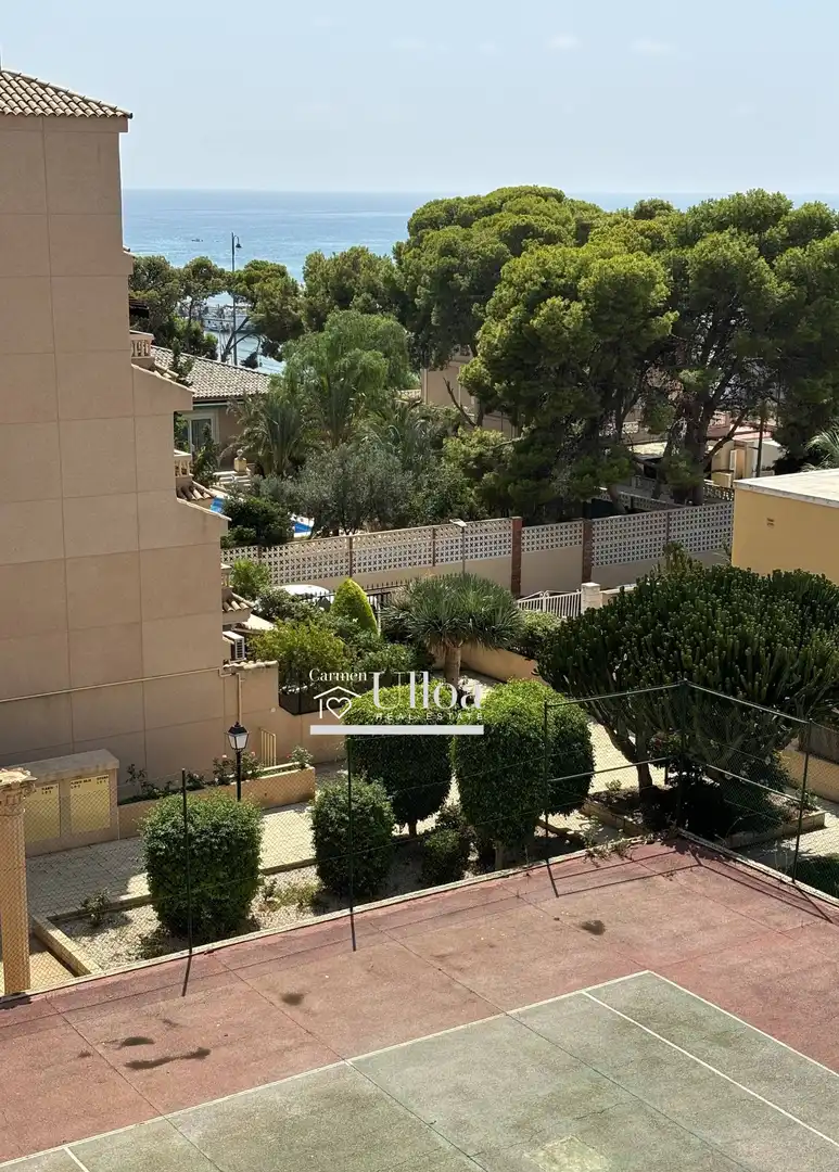 Jardín de Piso en venta en El Campello con Terraza y Piscina comunitaria