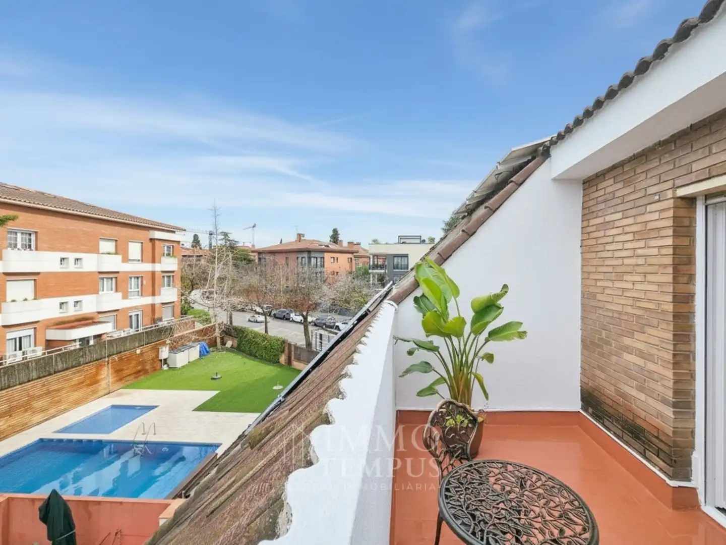 Vista exterior de Casa adosada en venta en Sant Cugat del Vallès con Jardín privado, Parquet y Terraza