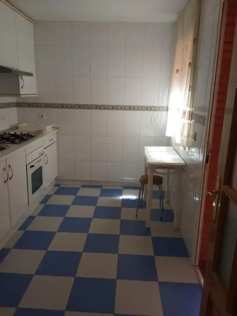 Küche von Wohnung zur Miete in Ciudad Real mit Privatgarten, Parkett und Schwimmbad