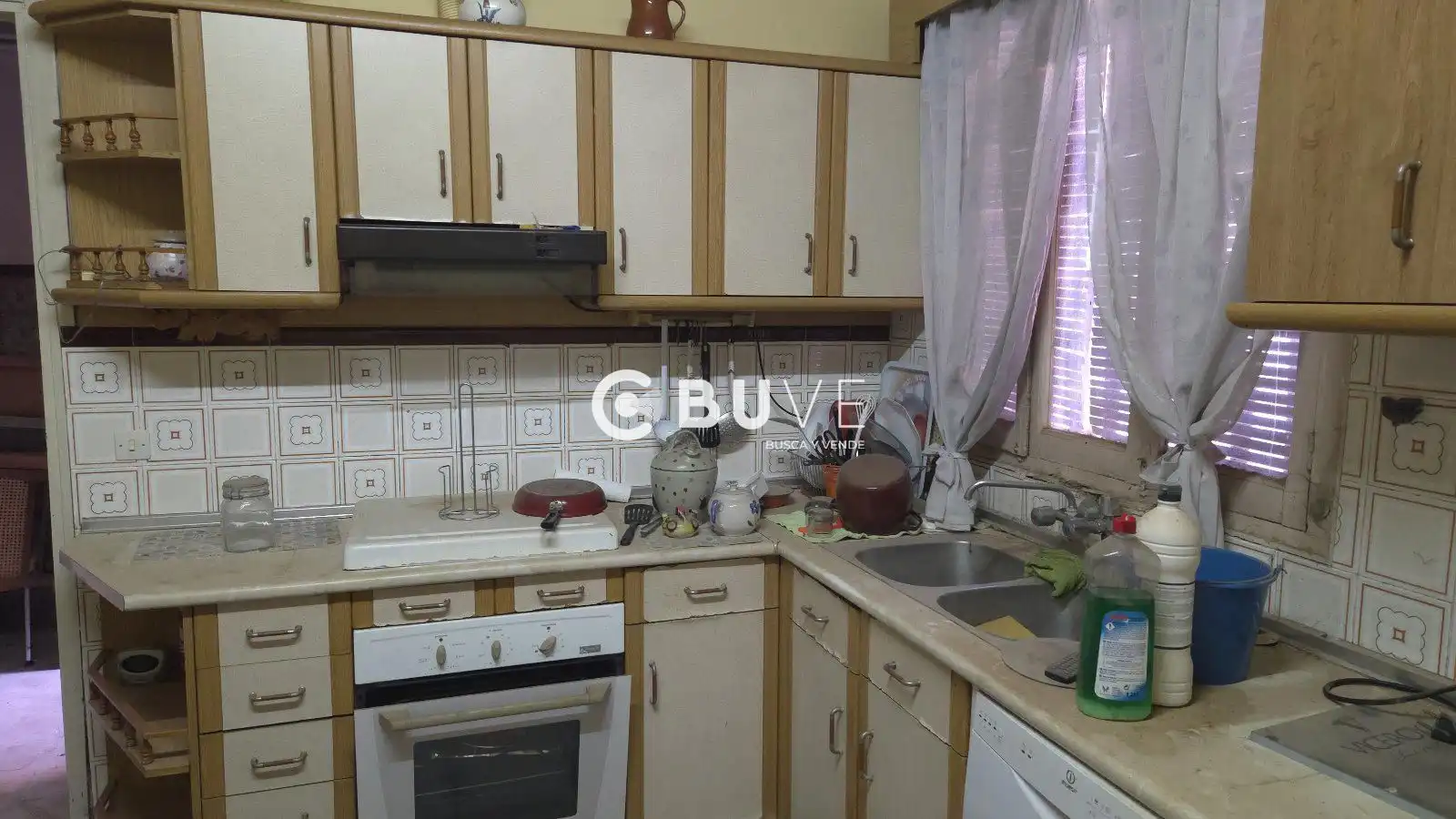 Cuina de Casa o xalet en venda en Miguel Esteban amb Jardí privat