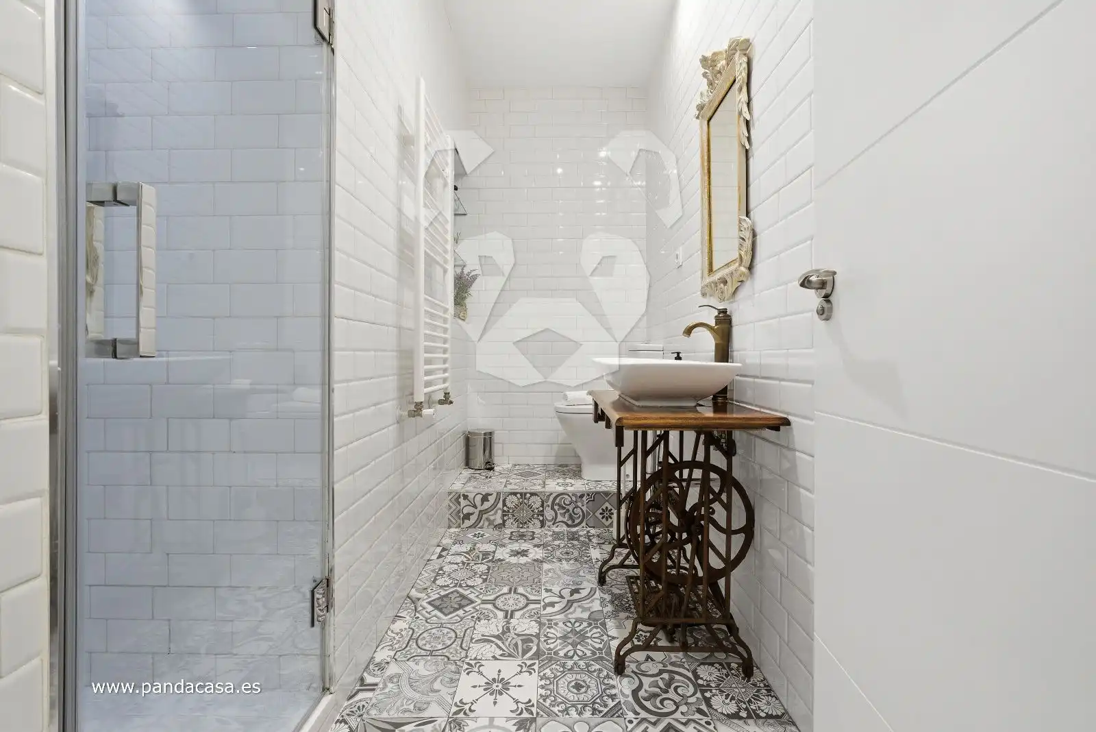 Badezimmer von Wohnung zum Verkauf in Madrid mit Klimaanlage, Heizung und Parkett