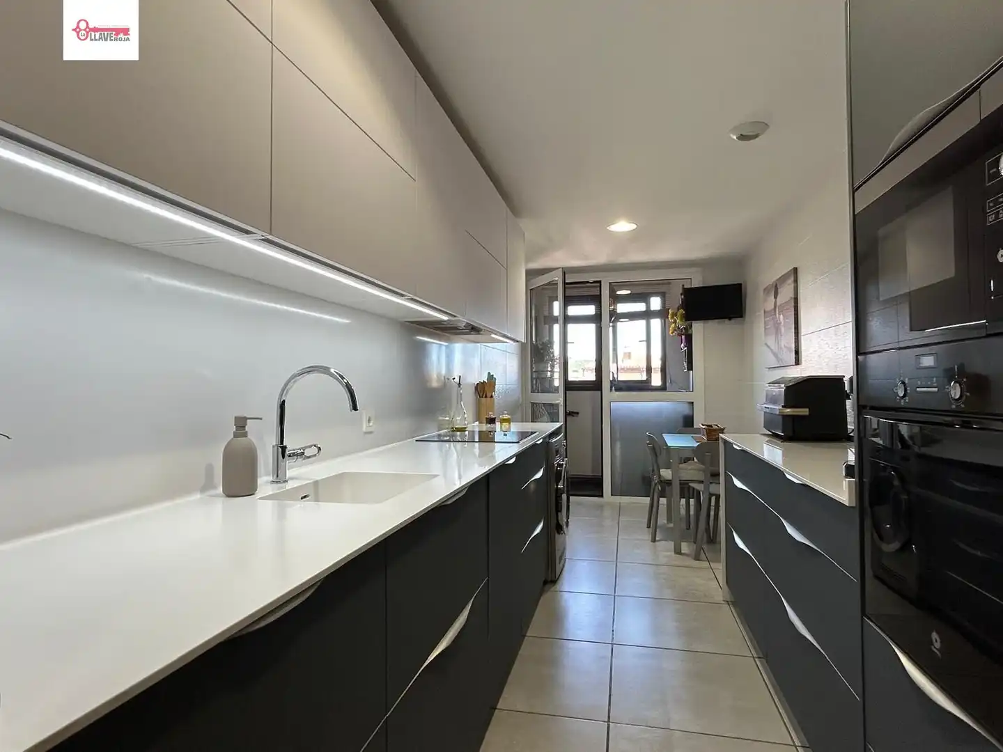Küche von Wohnung zum Verkauf in Burgos mit Heizung, Parkett und Abstellraum