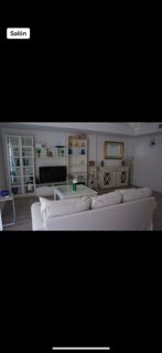 Sala d'estar de Dúplex de lloguer en Marbella amb Aire condicionat, Moblat i Forn