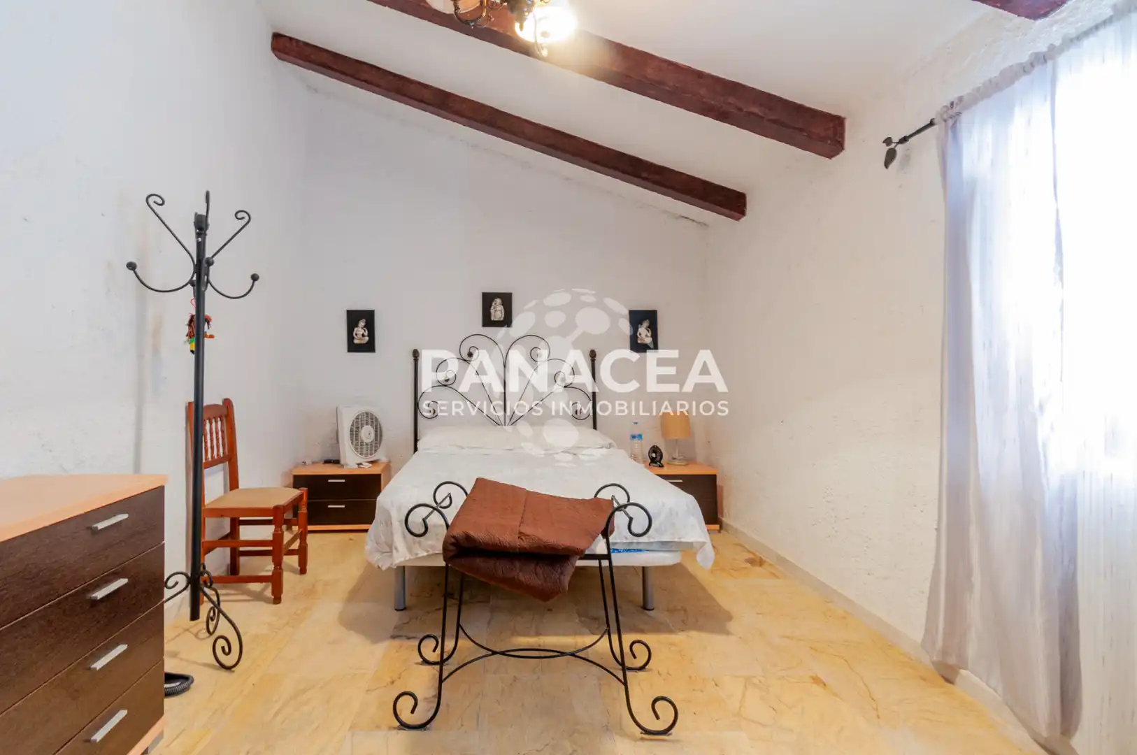 Schlafzimmer von Haus oder Chalet zum Verkauf in Chercos mit Privatgarten, Möbliert und Ofen