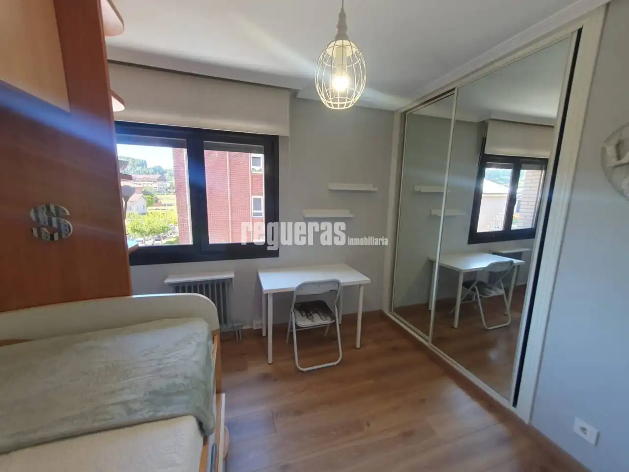 Habitación de Piso de alquiler en Castrillón con Calefacción, Terraza y Amueblado