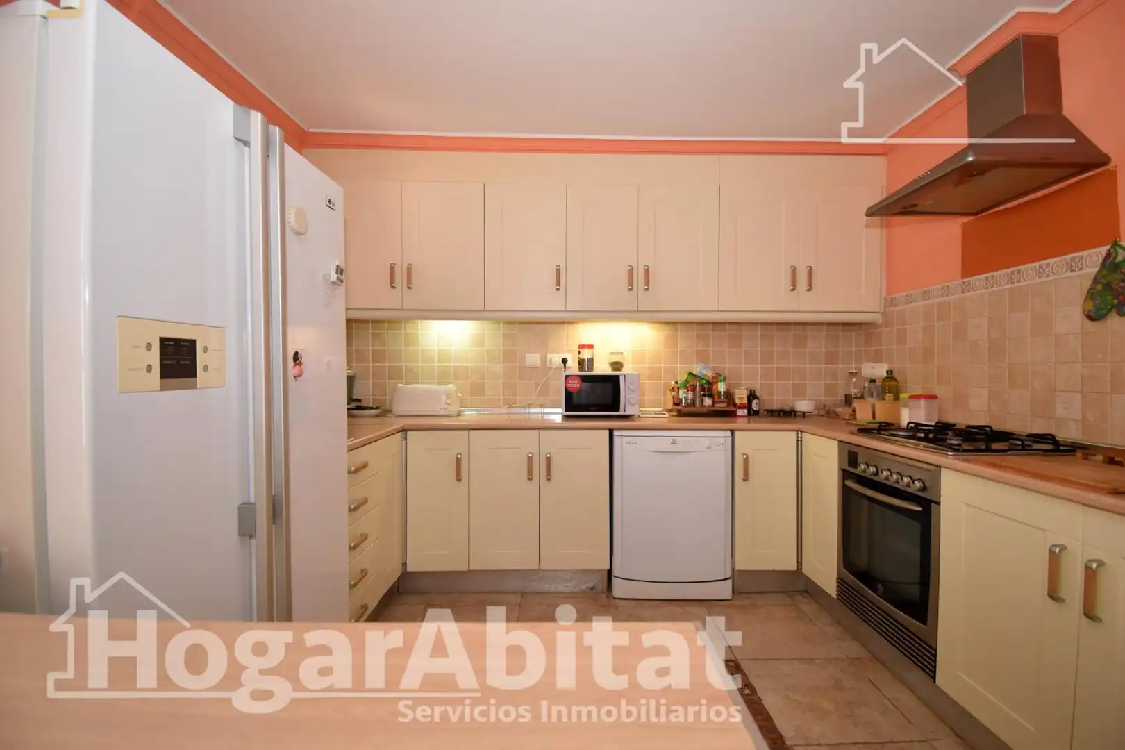 Cocina de Casa o chalet en venta en Oliva con Aire acondicionado, Calefacción y Jardín privado