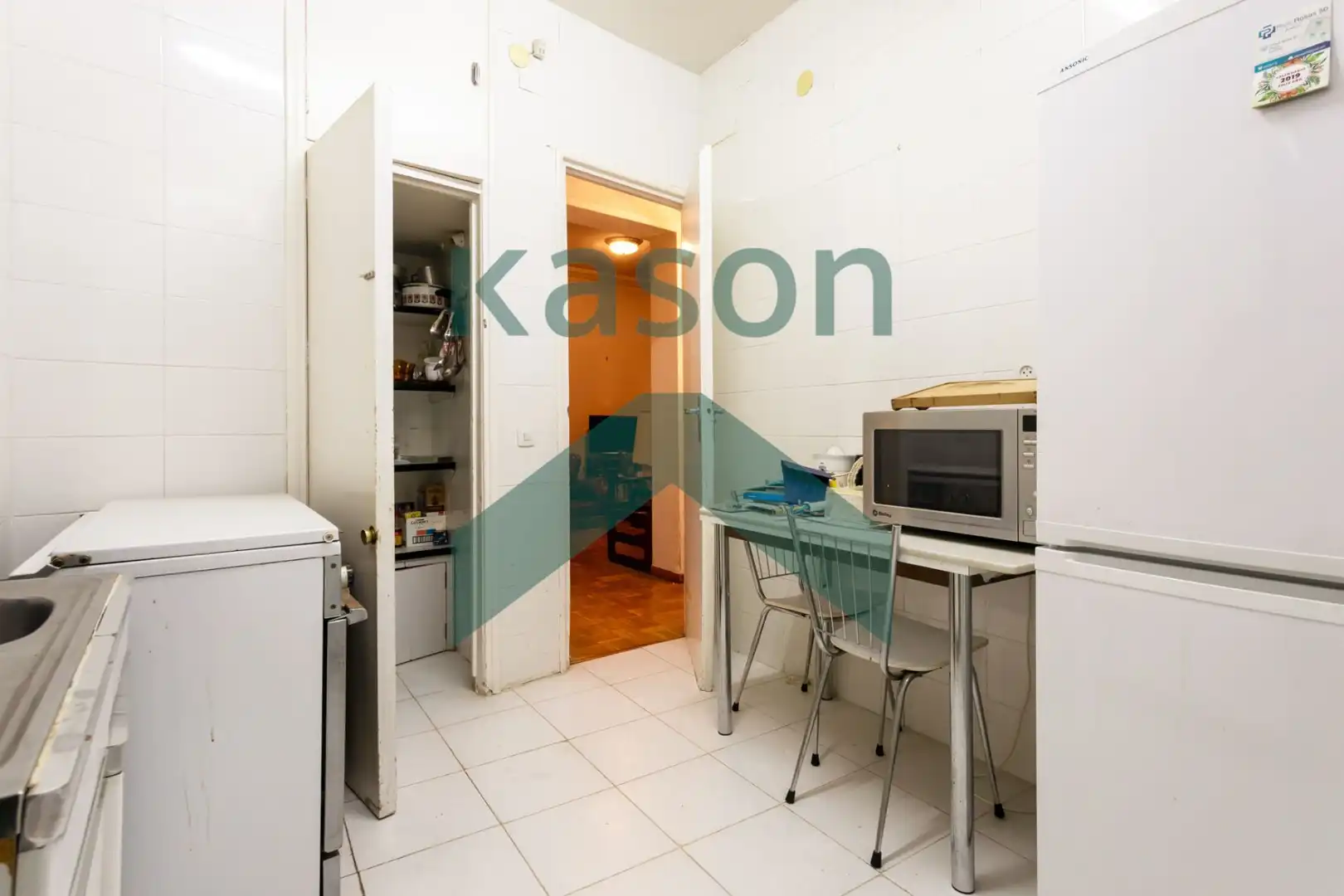 Cocina de Apartamento en venta en Madrid con Calefacción