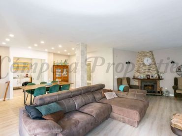 Casa con jardín en venta en Cómpeta
