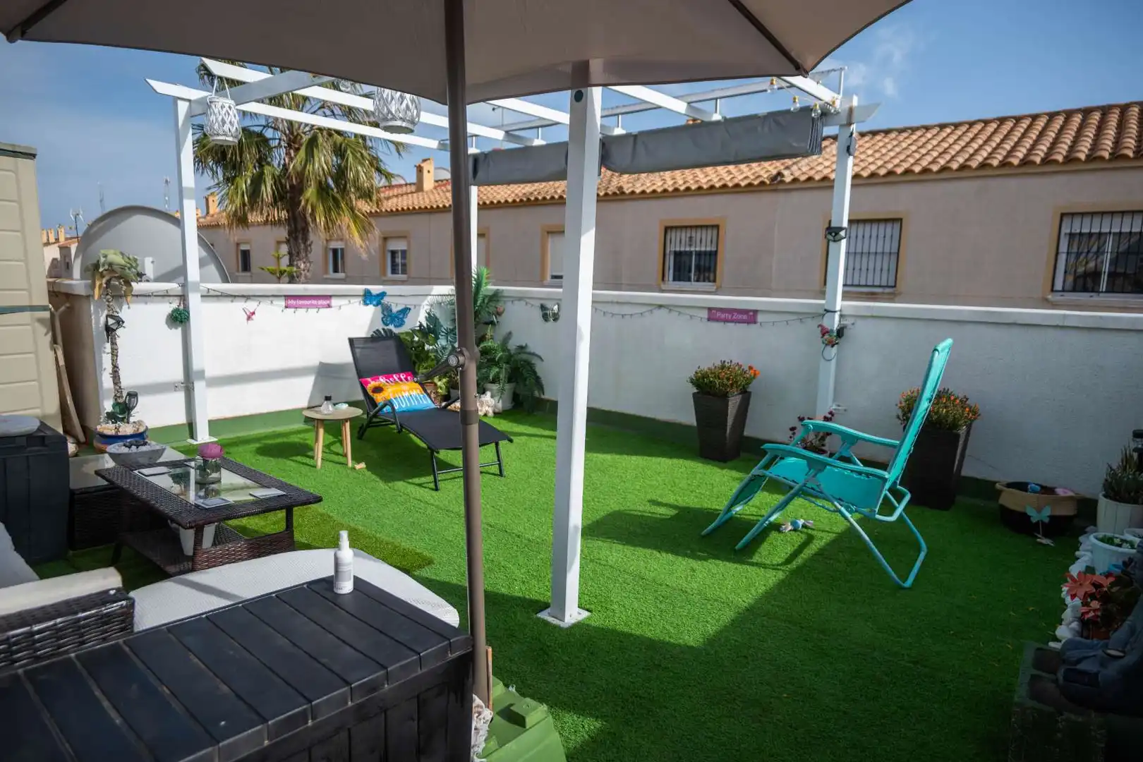 Terrasse von Einfamilien-Reihenhaus zum Verkauf in Orihuela mit Klimaanlage, Heizung und Terrasse