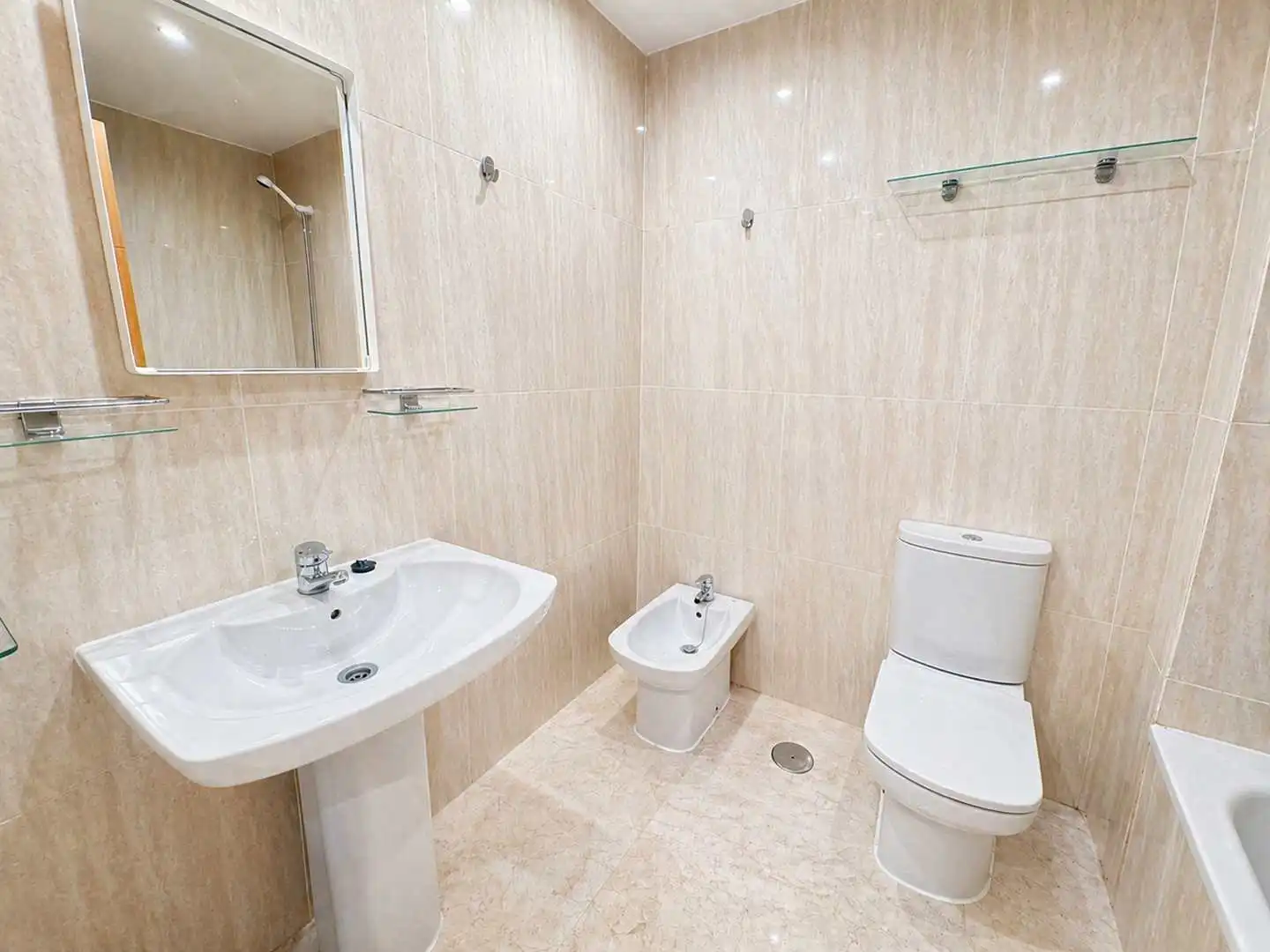 Baño de Apartamento en venta en Torrox con Aire acondicionado, Calefacción y Terraza