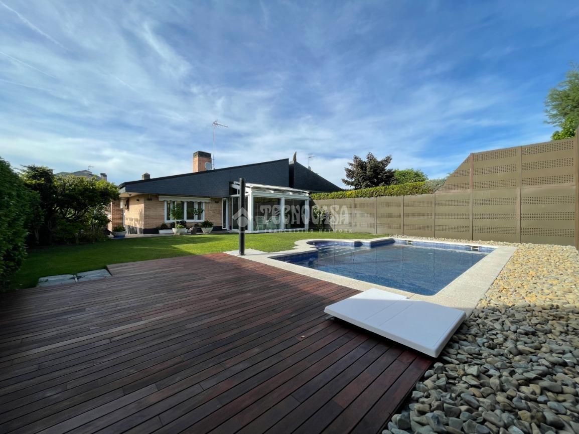 Jardí de Casa adosada en venda en Arroyomolinos (Madrid) amb Aire condicionat i Calefacció
