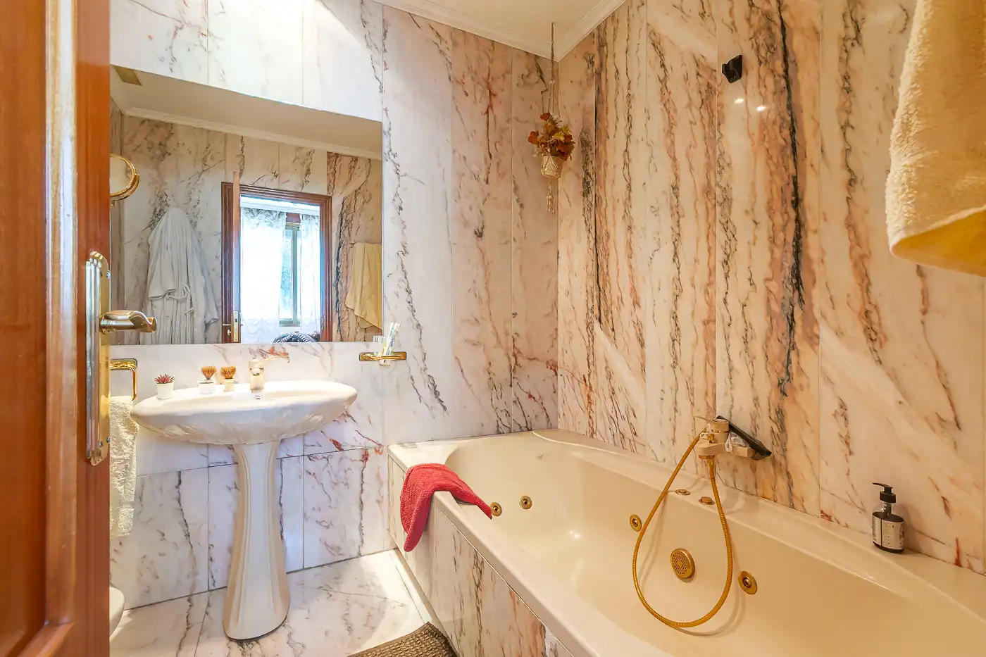 Baño de Dúplex en venta en Madrid con Calefacción y Terraza