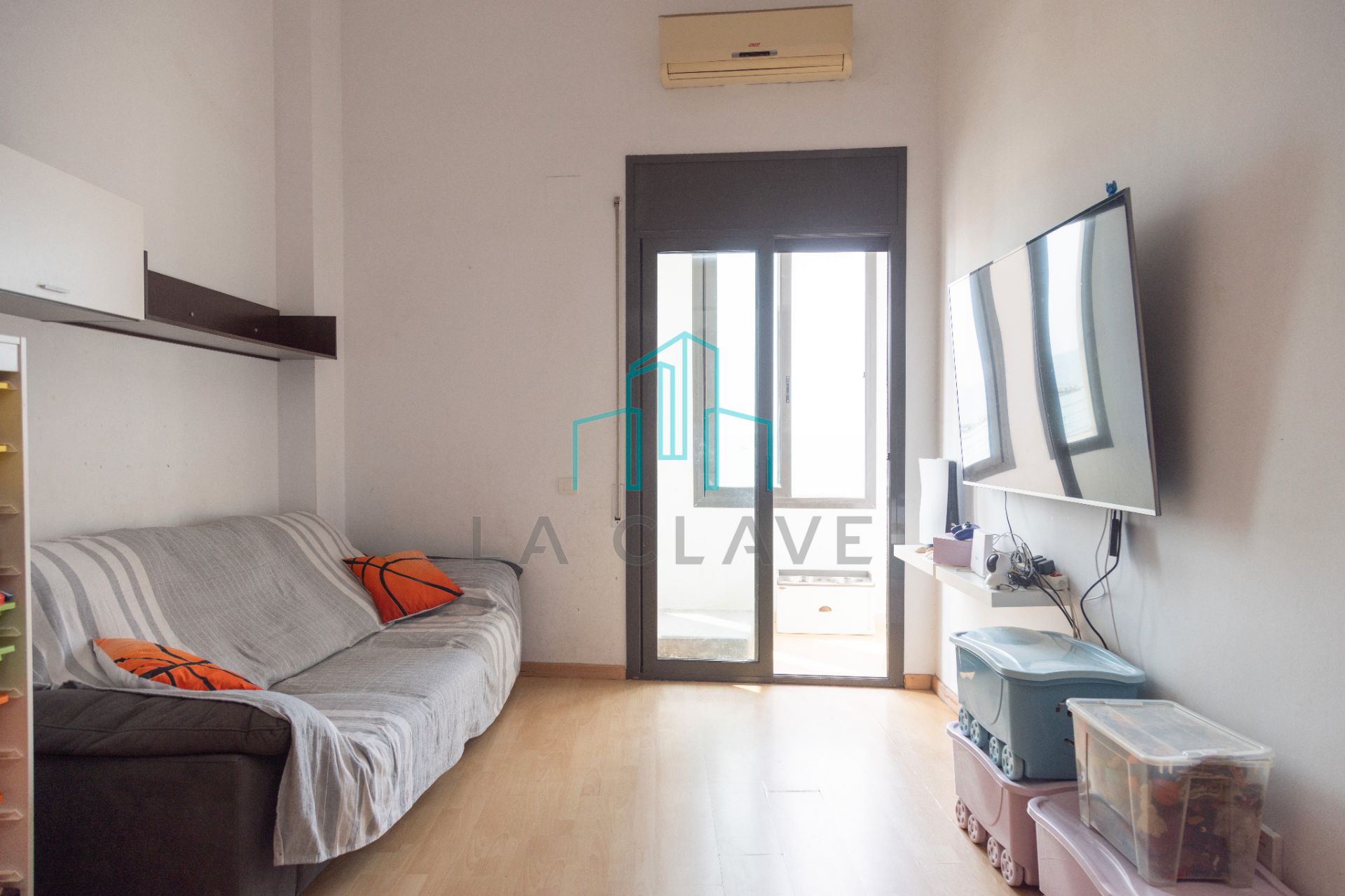 Living room of Duplex for sale in Premià de Mar  with Parquet flooring, Terrace and Balcony