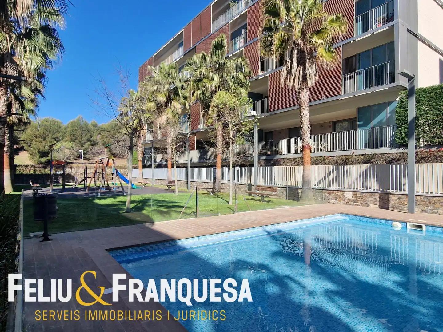 Vista exterior de Piso en venta en Sant Cugat del Vallès con Calefacción, Jardín privado y Terraza