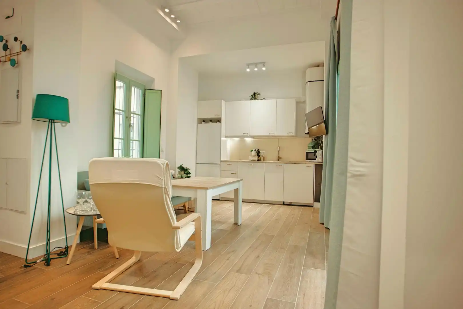 Kitchen of Flat for rent in Sevilla  with Air Conditioner, Heating and Private garden