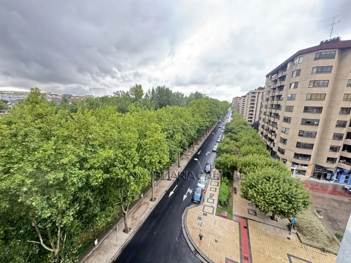 Außenansicht von Wohnung zur Miete in Burgos mit Heizung und Möbliert