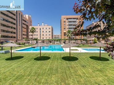Penthouse mit Pool zum Verkauf in Avenida de la Ilustración
