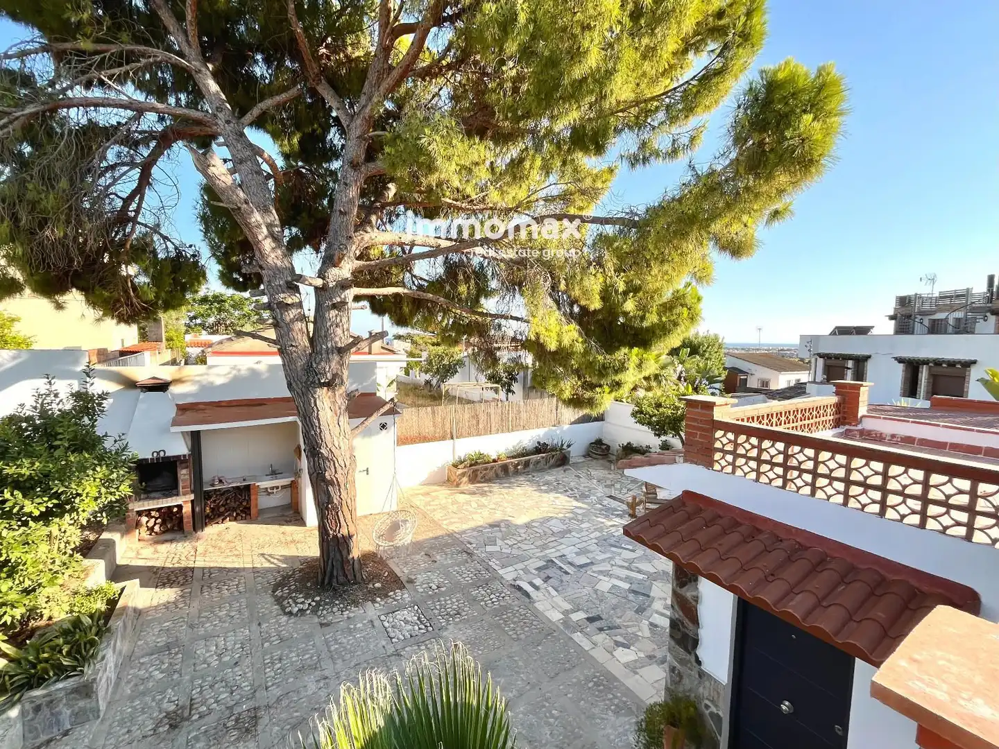 Exterior view of Houses for sale in Vilanova i la Geltrú  with Terrace and Storage room