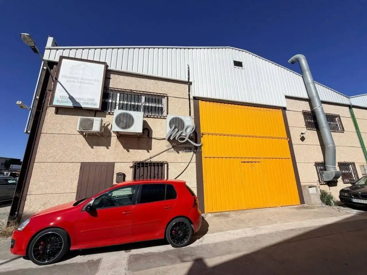 Außenansicht von Fabrikhallen zur Miete in Toledo mit Heizung