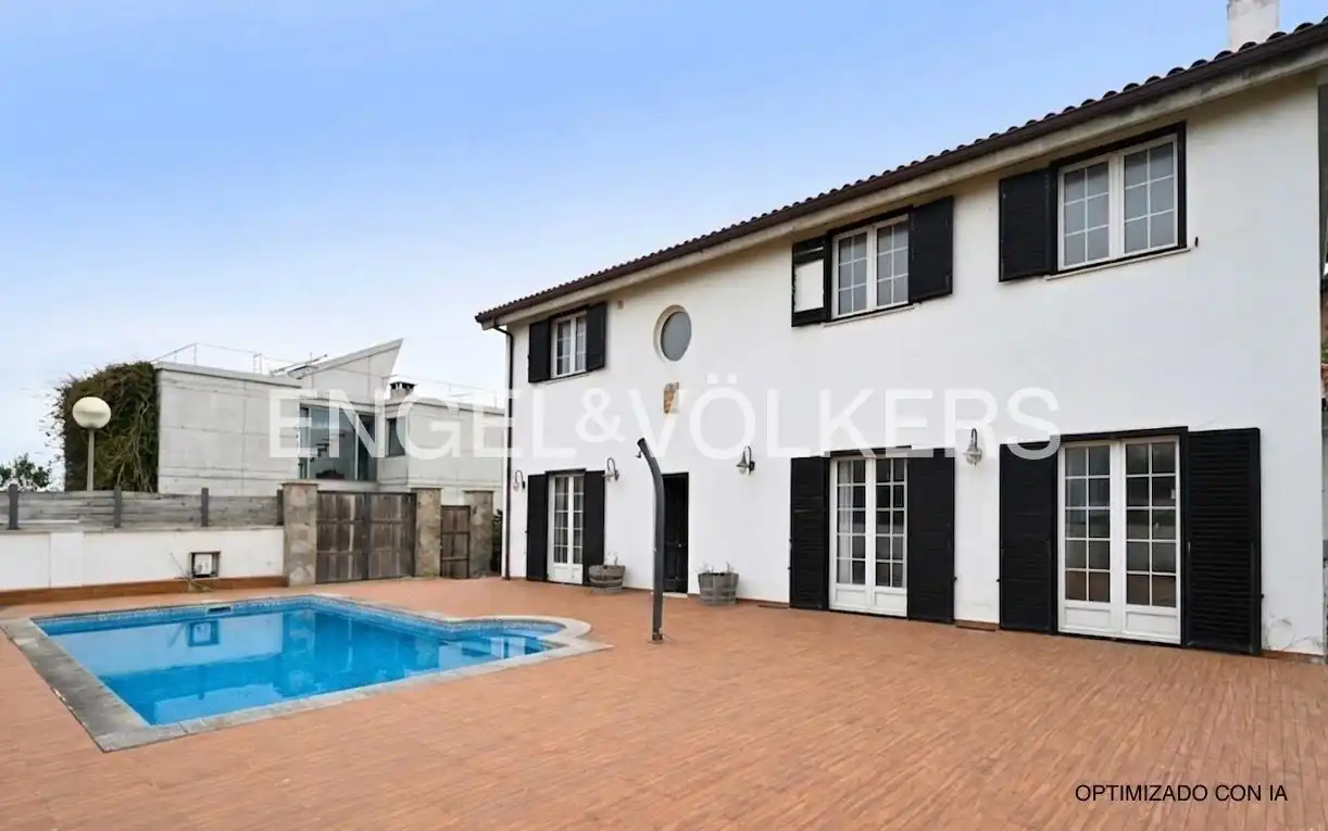 Vista exterior de Casa o xalet en venda en Piélagos amb Calefacció, Jardí privat i Terrassa