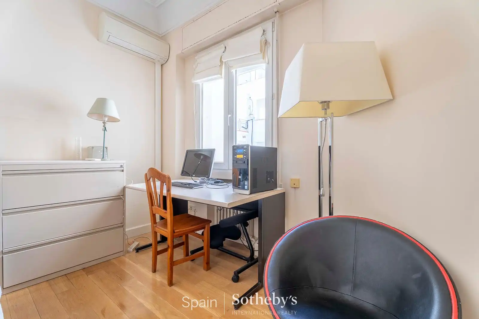 Mini appartamento con ascensore in vendita a Calle de Antonio Acuña, imagen 26