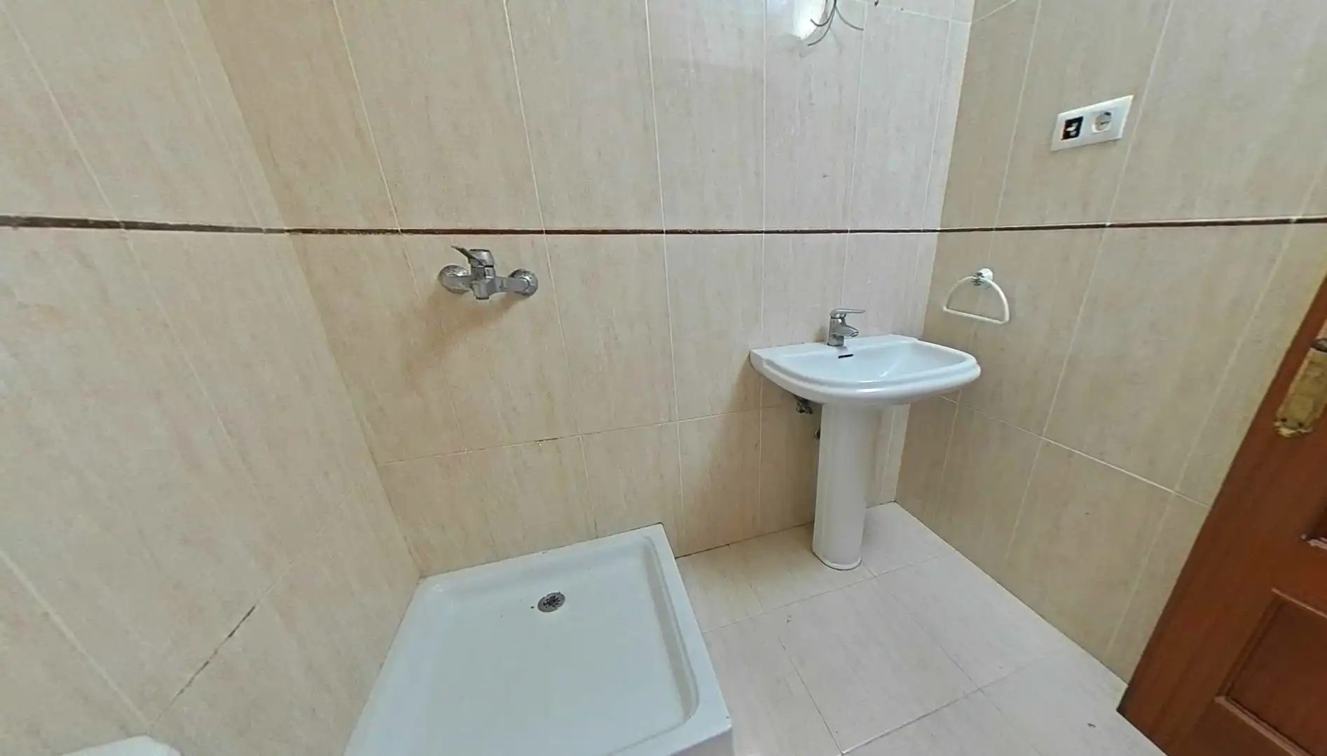 Baño de Piso en venta en Hazas de Cesto con Balcón